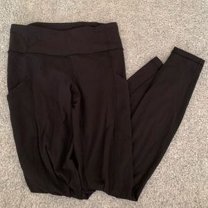 Lululemon black leggings size 2 with pockets